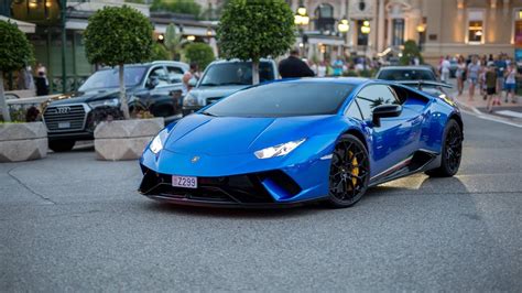 For performante duty, the engine gets new intake and exhaust camshafts, an air intake borrowed from the gentlemen racer super trofeo huracáns, and a new exhaust system that relieves backpressure. Lamborghini Huracan Performante - Accelerations & Driving ...