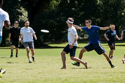 Ultimate Frisbee Pour Des Après Midi Ultimes Dans Le Jardin
