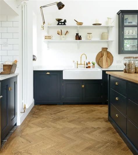 The tile installer laid the individual tiles in the herringbone pattern. 45 Best Herringbone Patterns for Rooms, Kitchen, and ...