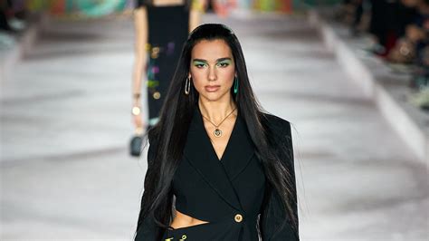 Versace Spring 2022 Ready To Wear Fashion Show Vogue