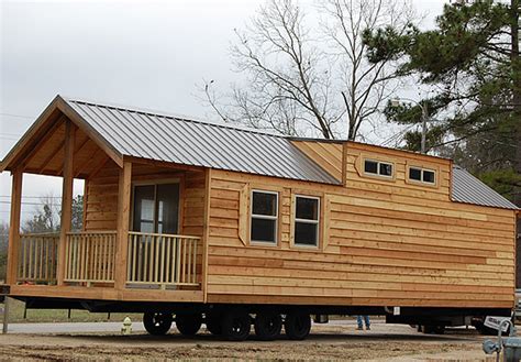 Cabin Mobile Homes With Aesthetic Design And Good Comfort