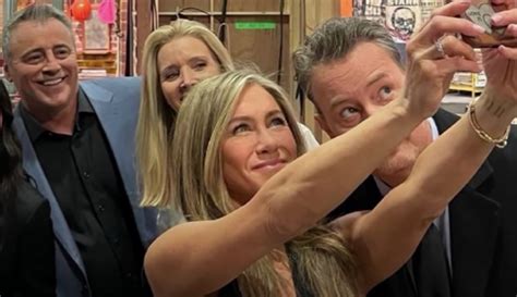 Jennifer Aniston Shares Sweet Behind The Scenes Photos From The