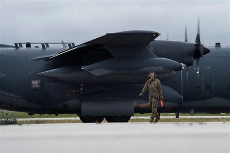 Airmen Direct An Mc 130h Combat Talon Ll During Exercise R Flickr