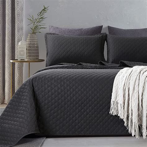 Amazon Com HOMBYS 3 Piece Oversized King Quilt Set Bedspread 120x120