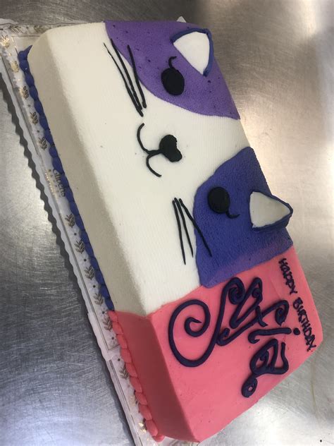 50+ best cat birthday cakes ideas and designs (2021) 31. Rectangular cat face cake | Girly design, Girl birthday, Cake