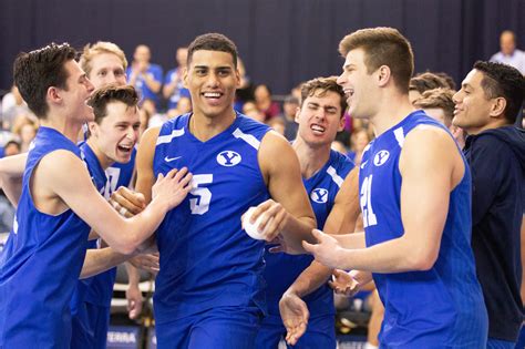 No 2 Byu Mens Volleyball Splits Games With No 1 Hawaii The Daily
