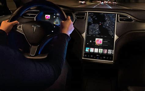 Tesla Reduce A La Mitad La Garantía De La Pantalla De 17 Del Model S