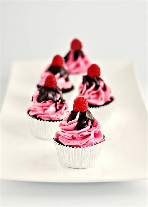 Dark Chocolate Raspberry Buttercream Cupcakes With Chocolate Glaze