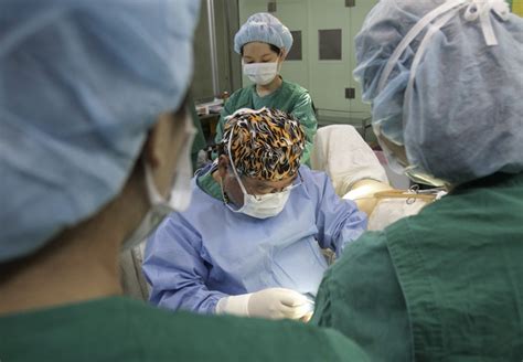 Meet South Koreas Leading Sex Change Surgeon Dr Kim Seok Kwun Daily