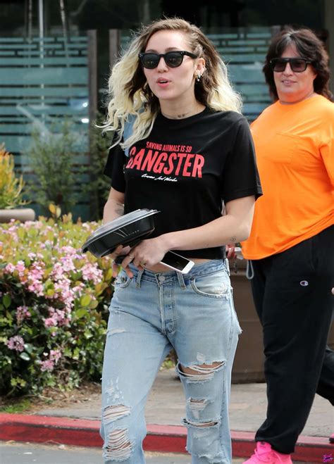 Miley Cyrus In Jeans Out For Lunch 39 Gotceleb