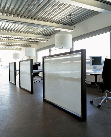 Proyectolandolina Office Desk Glass Partition