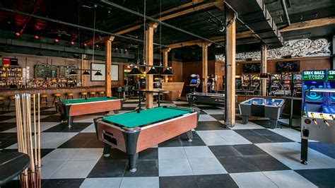 Chicagos Emporium Arcade Bar Invites Locals To Catch The Game On The