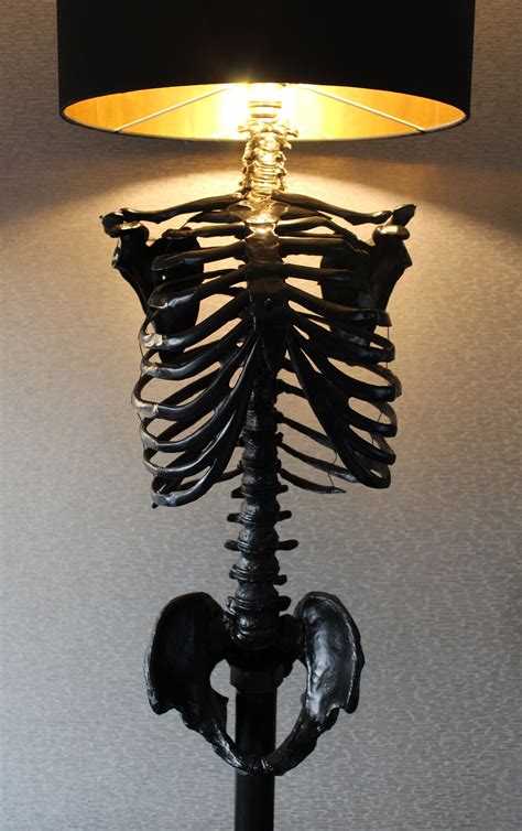 Skelett Stehlampe Gothic Home Dekor Handgefertigt Von The Etsy De