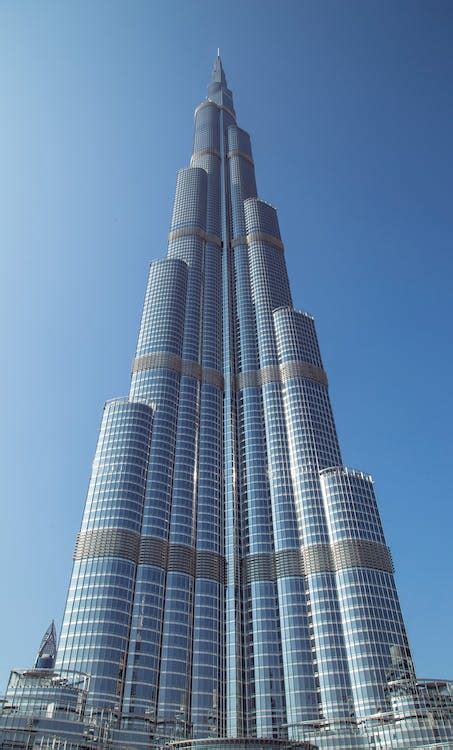Majestic Burj Khalifa Tower Against Blue Sky · Free Stock Photo