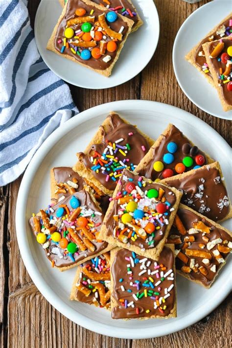 Chocolate Covered Graham Crackers No Bake The Seasoned Mom