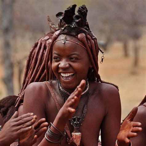 pin by hannes olivier on portraits himba girl africa people african people