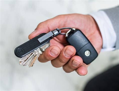 Eksters Modern Day Smart Key Holder Is Compact Trackable And Has A