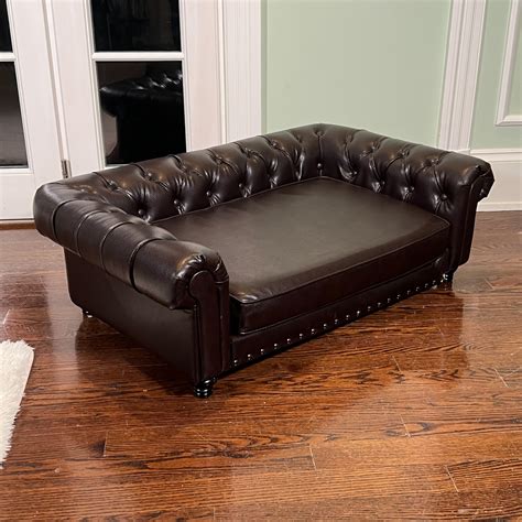 Chesterfield Dog Bed