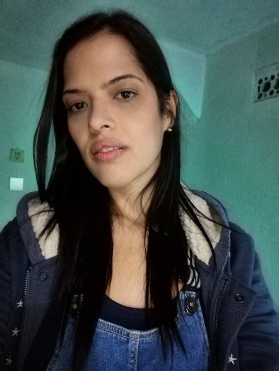 Catalina From Medellin Colombia Seeking For Man Rose Brides
