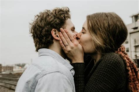 Comment Embrasser Pour La Première Fois 2 Règles Dor
