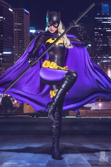 Ultra Tendencias Las Noches De Gotham Tienen Una Nueva Batgirl Cosplay