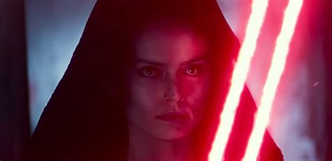Star Wars The Rise Of Skywalker Rey Looks Like Shes On The Dark