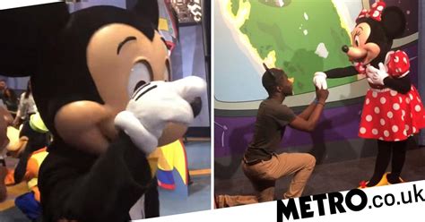 Man Proposes To Minnie Mouse At Disney World And Mickey Isnt Impressed