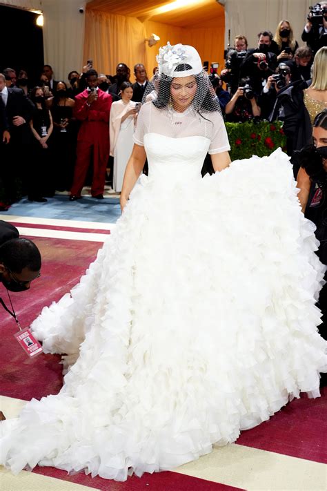 Free Coffee News 冷 Kylie Jenner Explains Her Wedding Dress At Met Gala 2022