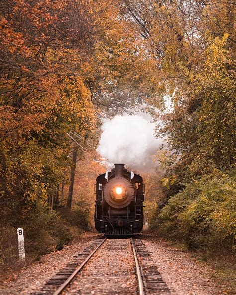 Seeing Fall Foliage Across The United States Is A Bucket List Item For