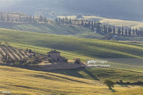 A Farmhouse In The Val Dorcia Tuscany High Res Stock Photo Getty Images