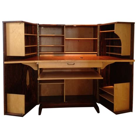 Fold up desk featured at alibaba.com are crafted by the most skilled craftsmen, while keeping both convenience and organization of your workspace at the forefront while designing. Rosewood fold-up desk at 1stdibs
