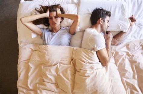 चैन की नींद लेनी हैं तो पार्टनर से लें sleep divorce जानिए कैसे get a good sleep you can