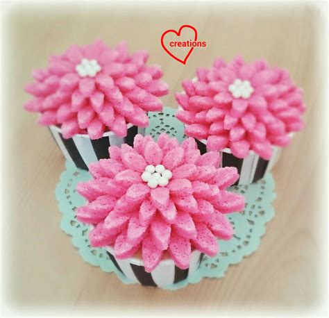 Today i'm making pandan cupcakes. Loving Creations for You: Pandan Kaya Gula Melaka Cupcake ...