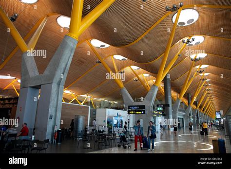 Barajas Airport Madrid By Richard Rogers And Antonio Lamela Stock Photo