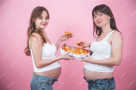 Premium Photo Nutrition Concept Pregnant Women Eating Pizza