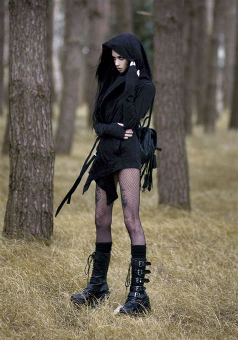 How To Dress Goth 12 Cute Gothic Styles Outfits Ideas Goth Fashion Gothic Fashion