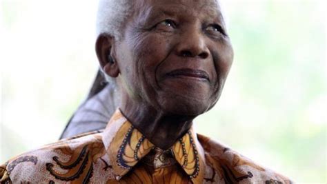 Lancien Président Sud Africain Nelson Mandela Hospitalisé à 93 Ans