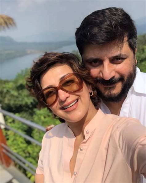 Sonali Bendre Wishes Hubby Goldie Behl On His Birthday He Twins With Son Ranveer For Celebrations