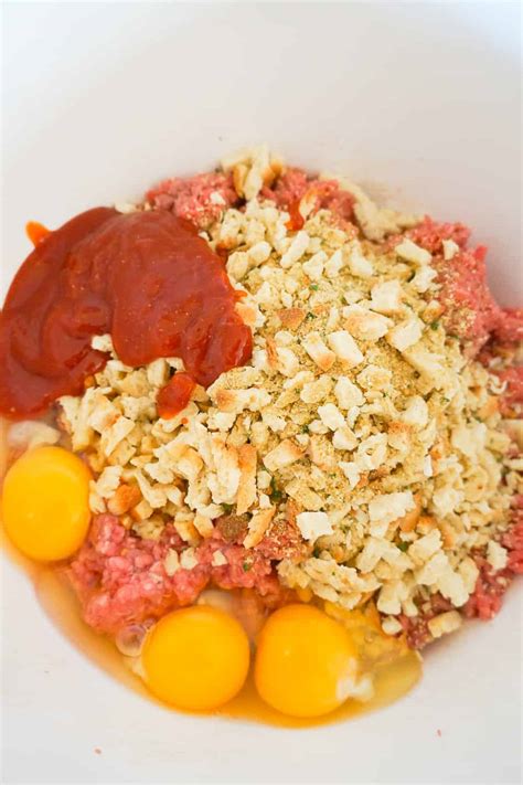 Rolled stuffed meatloaf combine stuffing mix, carrots, parsley and water. Meatloaf with Stuffing - This is Not Diet Food
