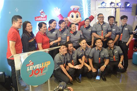 Jollibee Opens First Ever Store With ‘dual Lane Drive Thru