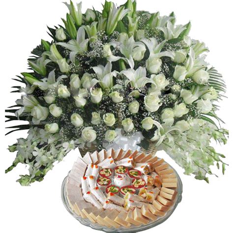 1 Kg Sweets With Exotic Arrangement Best Price Tacrossindia
