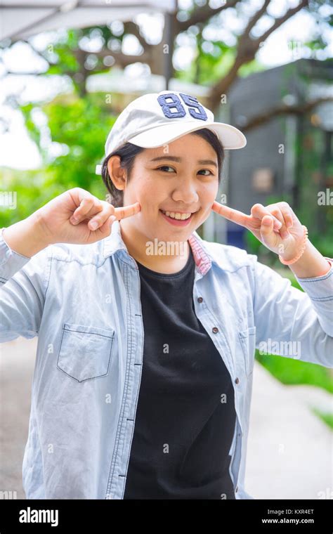 Lindo Retrato Inocente Joven Adolescente Asiática Sonrisa Hapy Expresión Con Buena Salud Dental