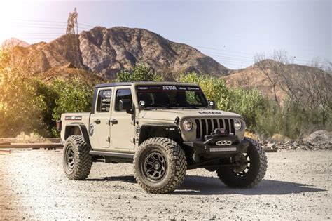 Is The Jeep Gladiator Good For Off Roading 2023 Guide Chart Attack