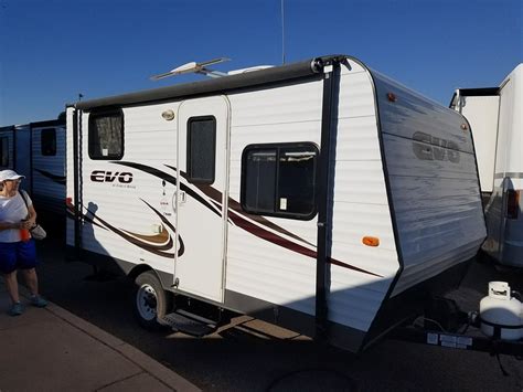 • 5,7 млн просмотров 3 года назад. 16ft Travel Trailer UPDATED 2019: 1 Bedroom Camper van in ...