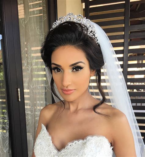 Bridal Makeup Artist Dubai Wedding Makeup Artist Nina Ubhi