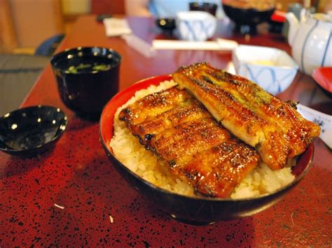 Diamkan sebentar, goreng hingga kering dan matang. Sidat Bakar Bumbu Santan Maknyuuss | Kuliner Ikan Sidat