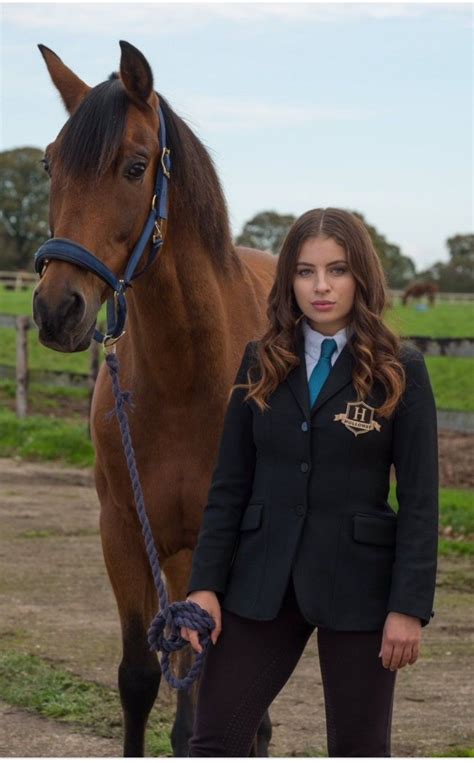 Épinglé Par Elizabeth Treadwell Sur Free Reign Chevaux Noirs Beaux