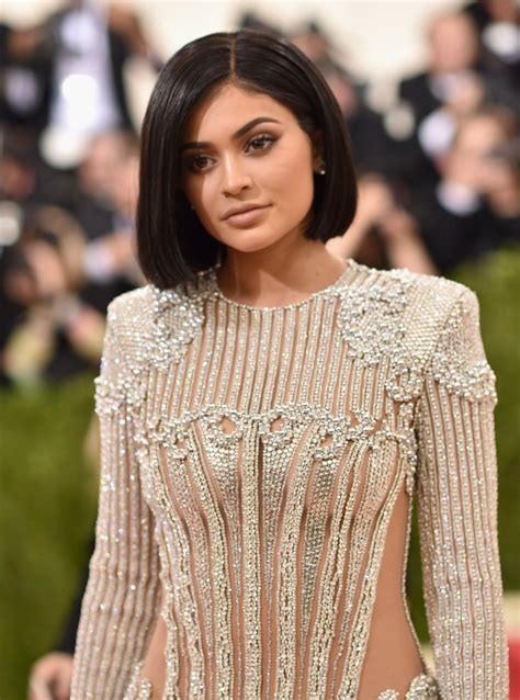 Kylie Jenner S Hair And Makeup At The 2016 Met Gala Popsugar Beauty