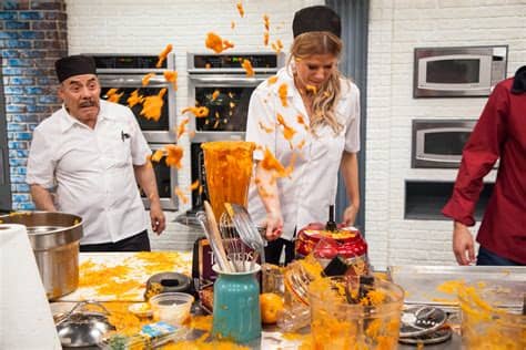 Creo que la familia está cocinando una intervención.i think the family is plotting an intervention. 17 fotografías de fallas épicas en la cocina
