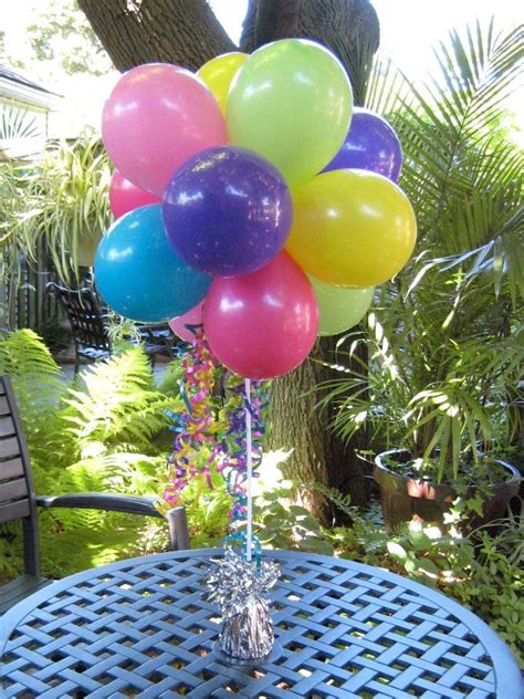 These Mini Balloon Arrangements Make Great Festive Table Centerpieces